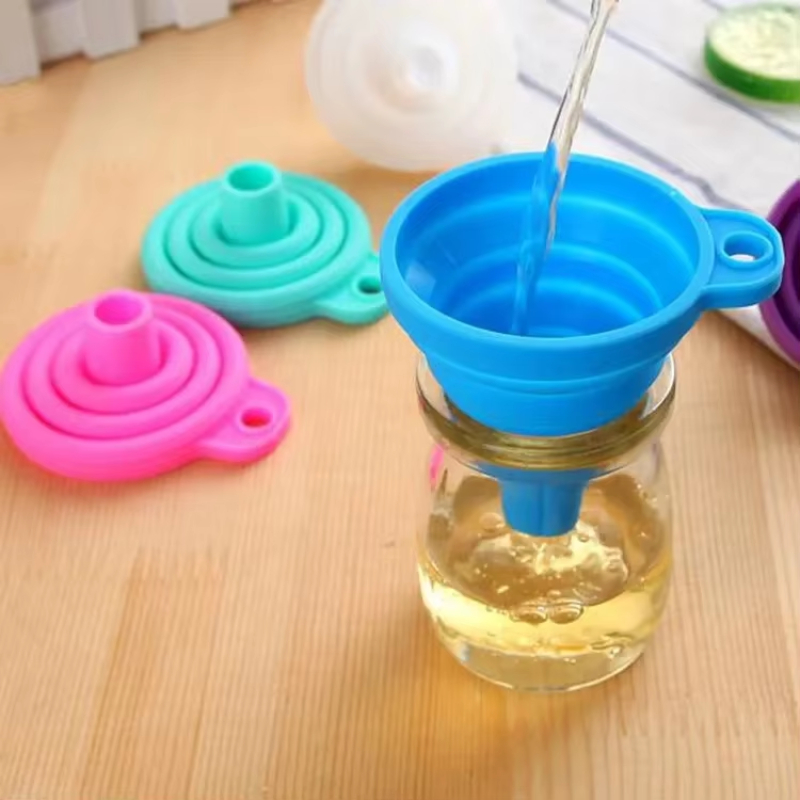 Kitchen Gadgets Ninja - 1/2/4PCS Silicone Collapsible Mini Foldable Funnel